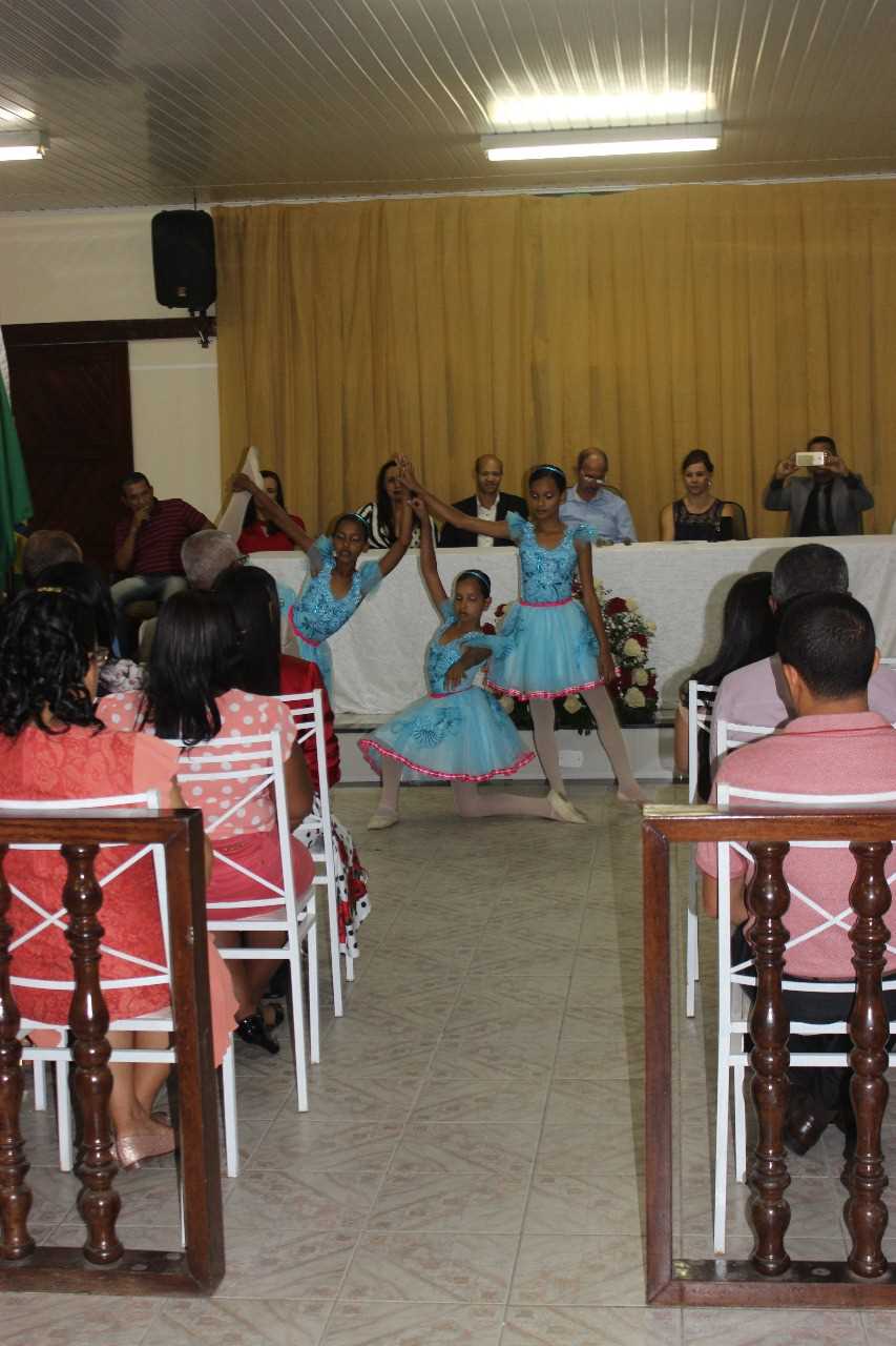 Diretores eleitos da Rede de Ensino tomam posse na Câmara de Vereadores